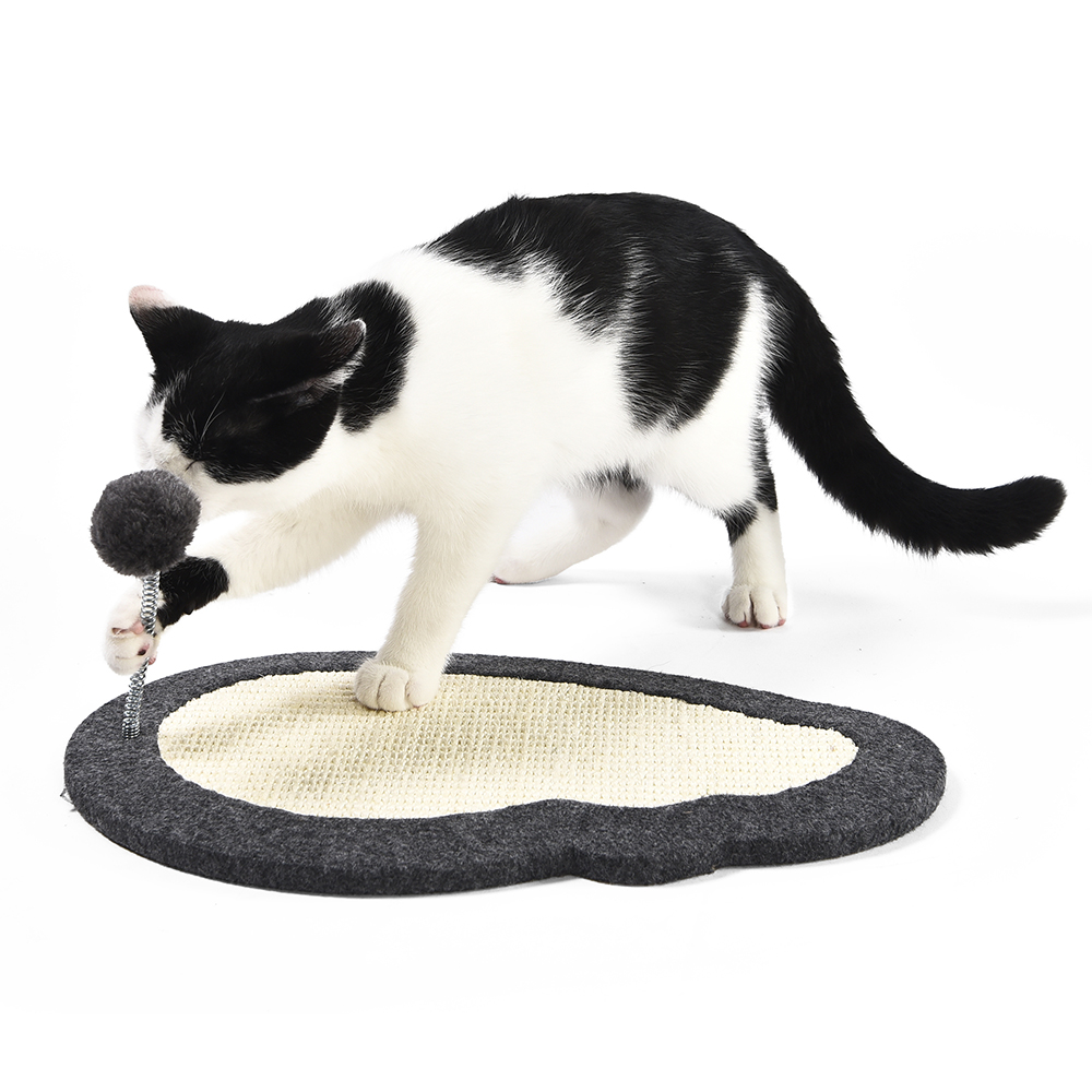 High Quality Cute Natural Sisal Cat Scratcher Toy Kitten Scratching Pad With Funny Ball